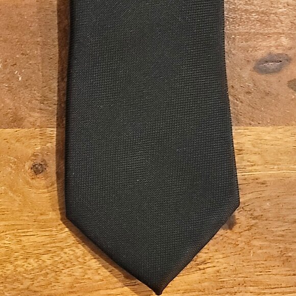 Saks Fifth Avenue Classic Black Necktie - Picture 1 of 4